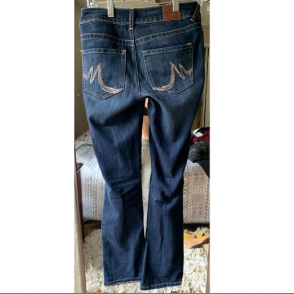 Maurice’s Boot Cut Jeans - Picture 3 of 4
